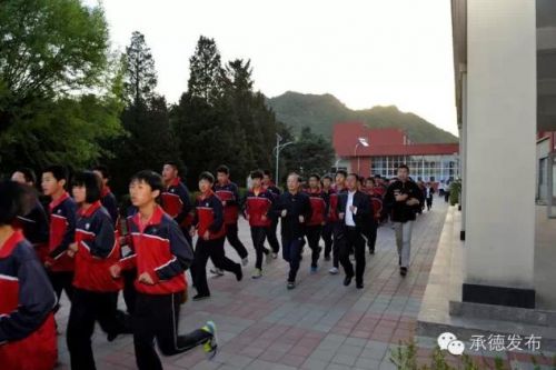 5��7�ճ����ؼҌ����������ЌW(xu��)�c�W(xu��)����һ�𳿾��ܲ���